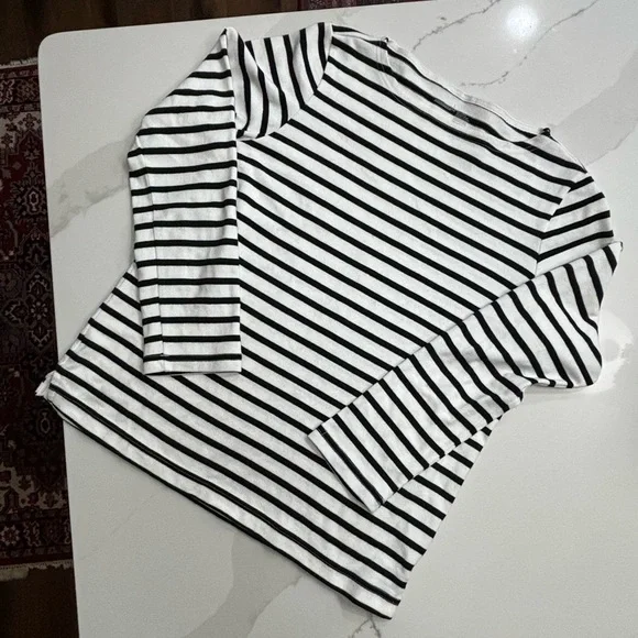 • Muji Striped Top • - Picture 1 of 3